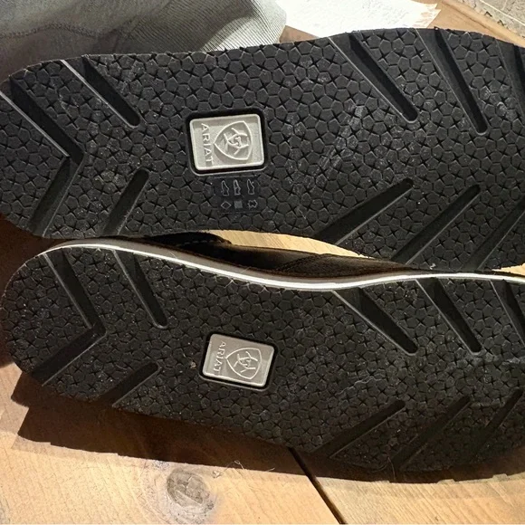 Women’s Ariat Brown Suede Slip-On Loafers 9.5 - Picture 3 of 5